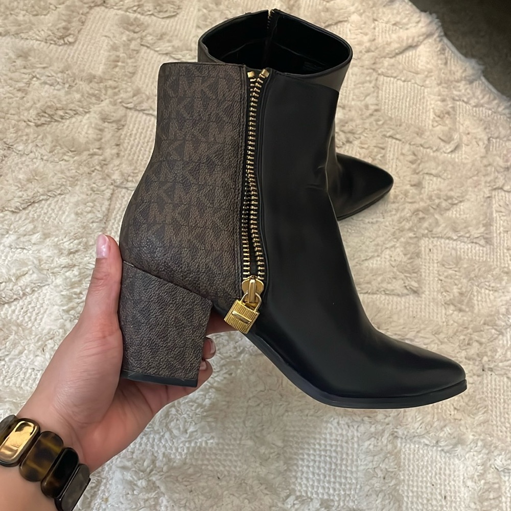Micheal Kors Designer Boots